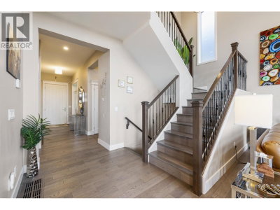 1419 STRAWLINE HILL Street | Coquitlam British Columbia | Slide Image Six