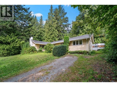 355 MATHERS Avenue | West Vancouver British Columbia | Slide Image Two