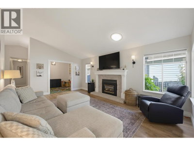 2865 GLEN Drive | Coquitlam British Columbia | Slide Image Six