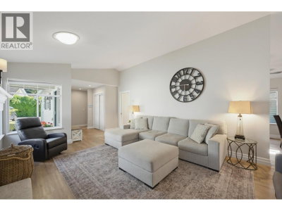2865 GLEN Drive | Coquitlam British Columbia | Slide Image Nine