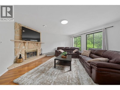 21513 SPRING Avenue | Maple Ridge British Columbia | Slide Image Ten