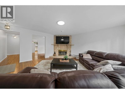 21513 SPRING Avenue | Maple Ridge British Columbia | Slide Image Nine