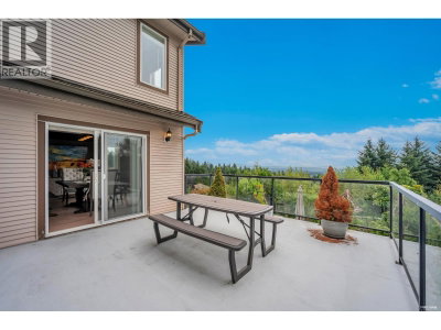 3032 MAPLEWOOD Court | Coquitlam British Columbia | Slide Image Fifteen