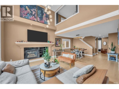 3032 MAPLEWOOD Court | Coquitlam British Columbia | Slide Image Six