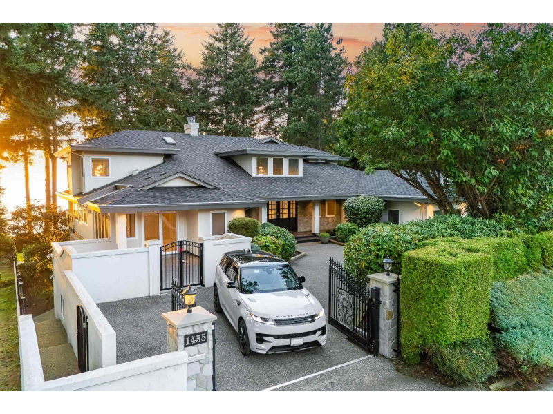 1455 126A Street Surrey British Columbia, V4A 3R5 - 5 Bedrooms Waterfront Home For sale
