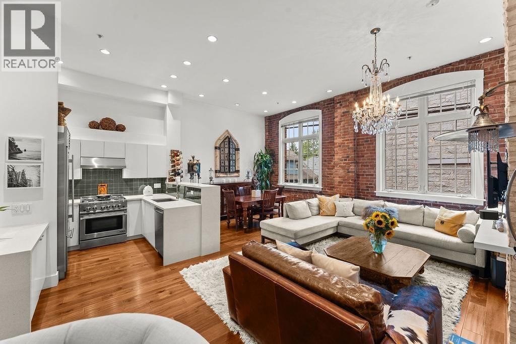 1811 W 16TH Avenue, Vancouver, British Columbia V6J 2M3