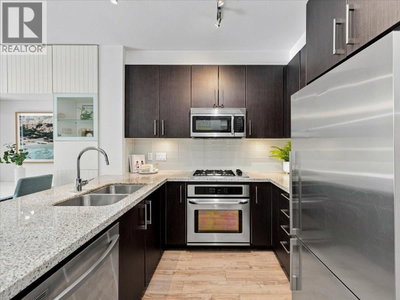 139 22ND Street | North Vancouver British Columbia | Slide Image Fourteen