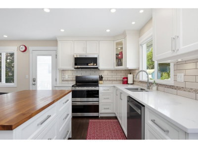 3786 ROBSON Drive | Abbotsford British Columbia | Slide Image Six