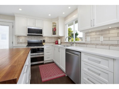 3786 ROBSON Drive | Abbotsford British Columbia | Slide Image Eight