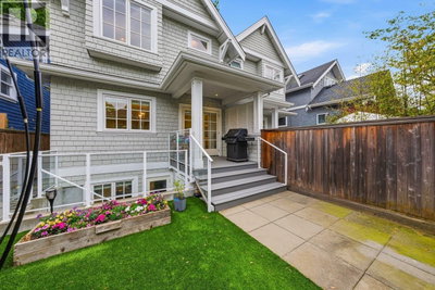 1242 23RD Avenue | Vancouver British Columbia | Slide Image Thirty-one