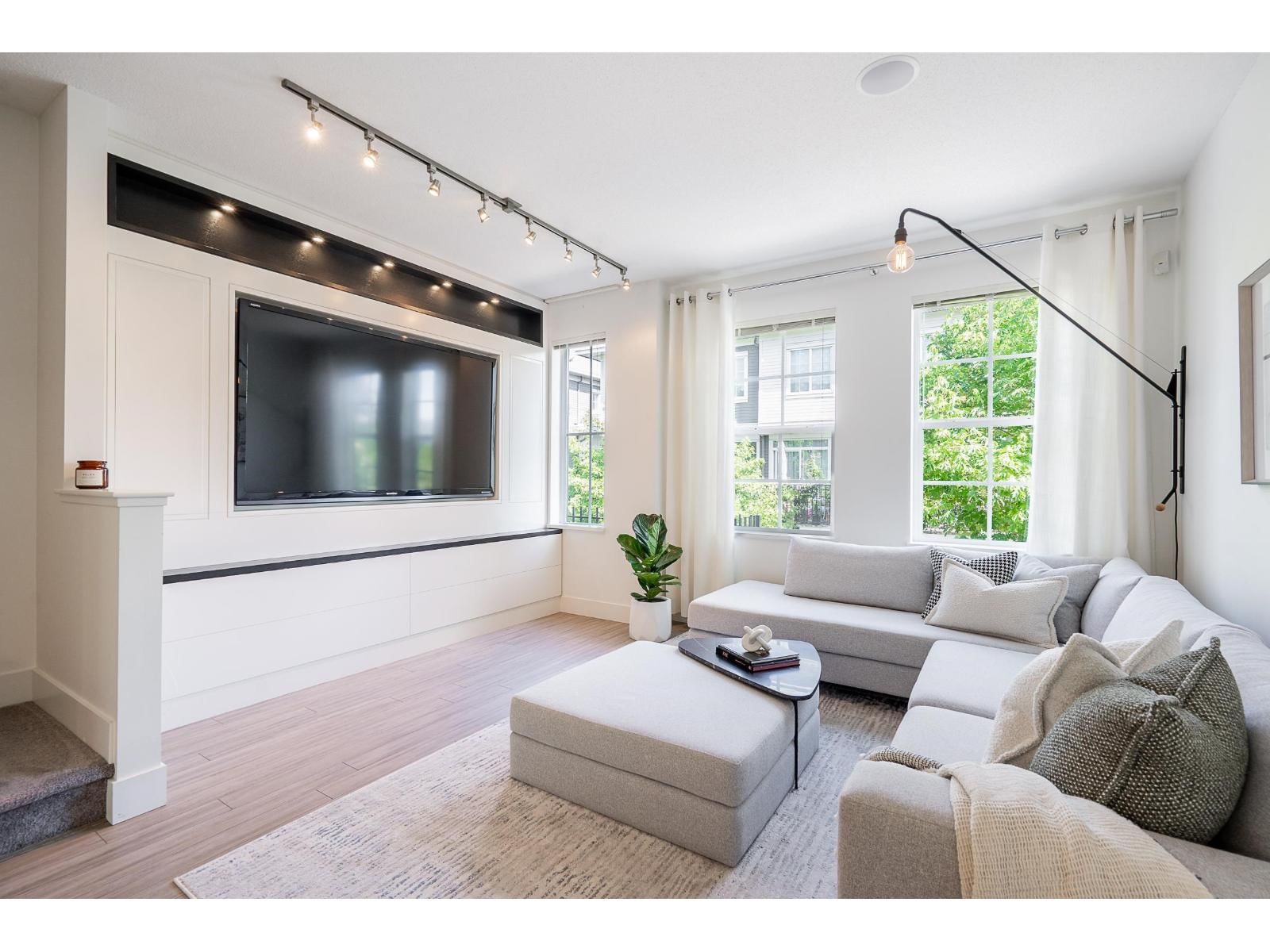 3399 151 Street, Surrey, British Columbia V3Z 0L3