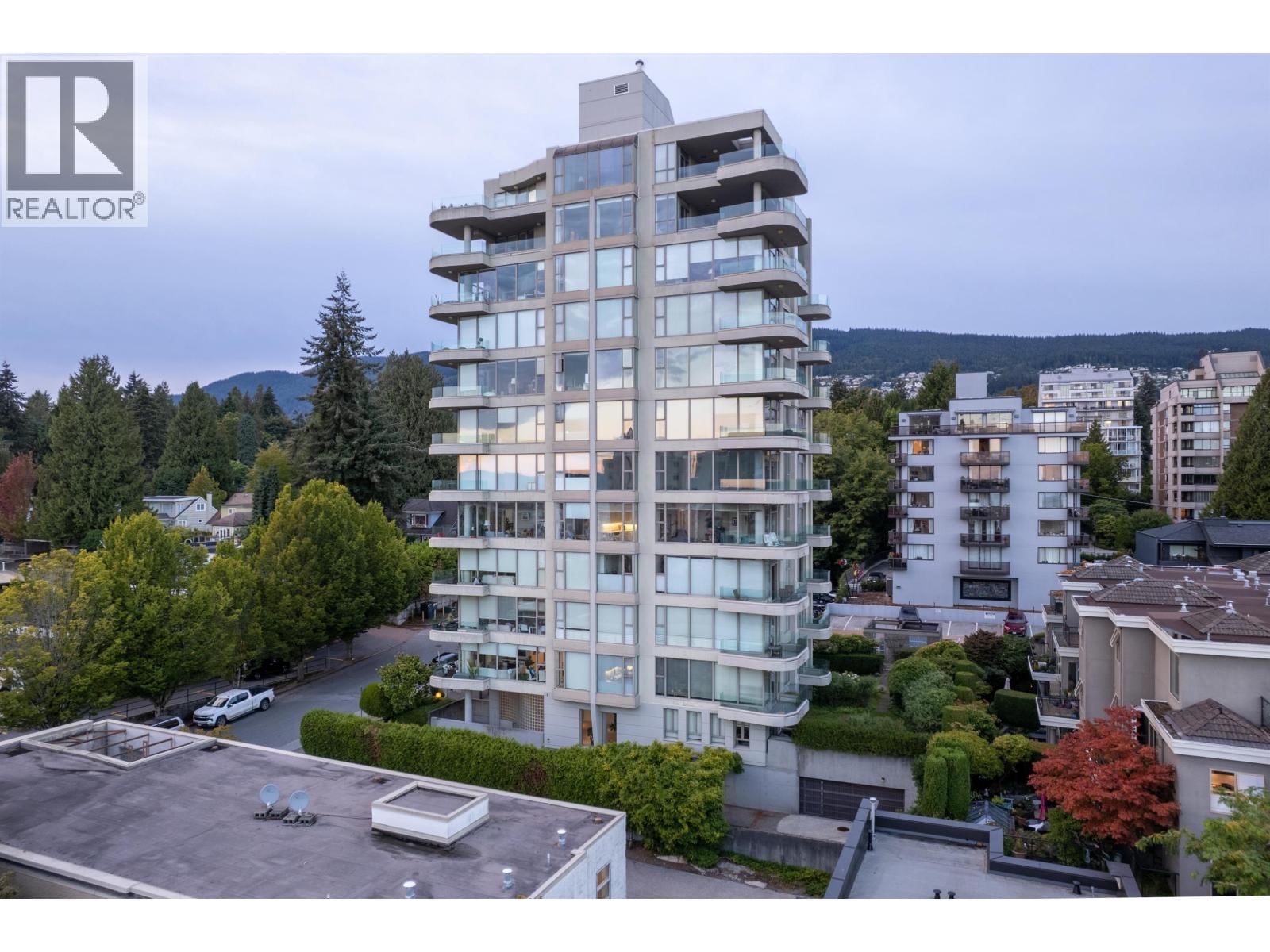 570 18TH Street, West Vancouver, British Columbia V7V 3V7
