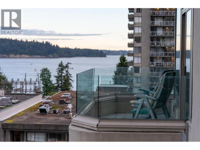 570 18TH Street | West Vancouver British Columbia | Slide Image Thirty