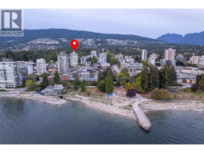 570 18TH Street | West Vancouver British Columbia | Slide Image Thirty-seven