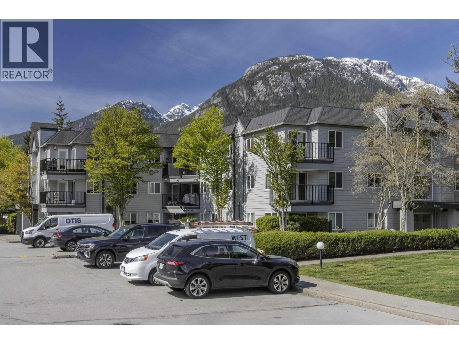 40140 WILLOW Crescent, Squamish, British Columbia V8B 0M1