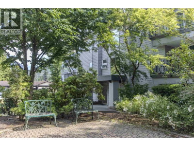 40140 WILLOW Crescent | Squamish British Columbia | Slide Image Two