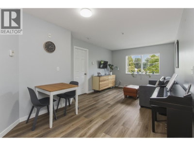 40140 WILLOW Crescent | Squamish British Columbia | Slide Image Eight