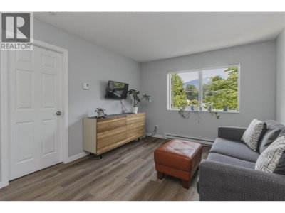 40140 WILLOW Crescent | Squamish British Columbia | Slide Image Nine