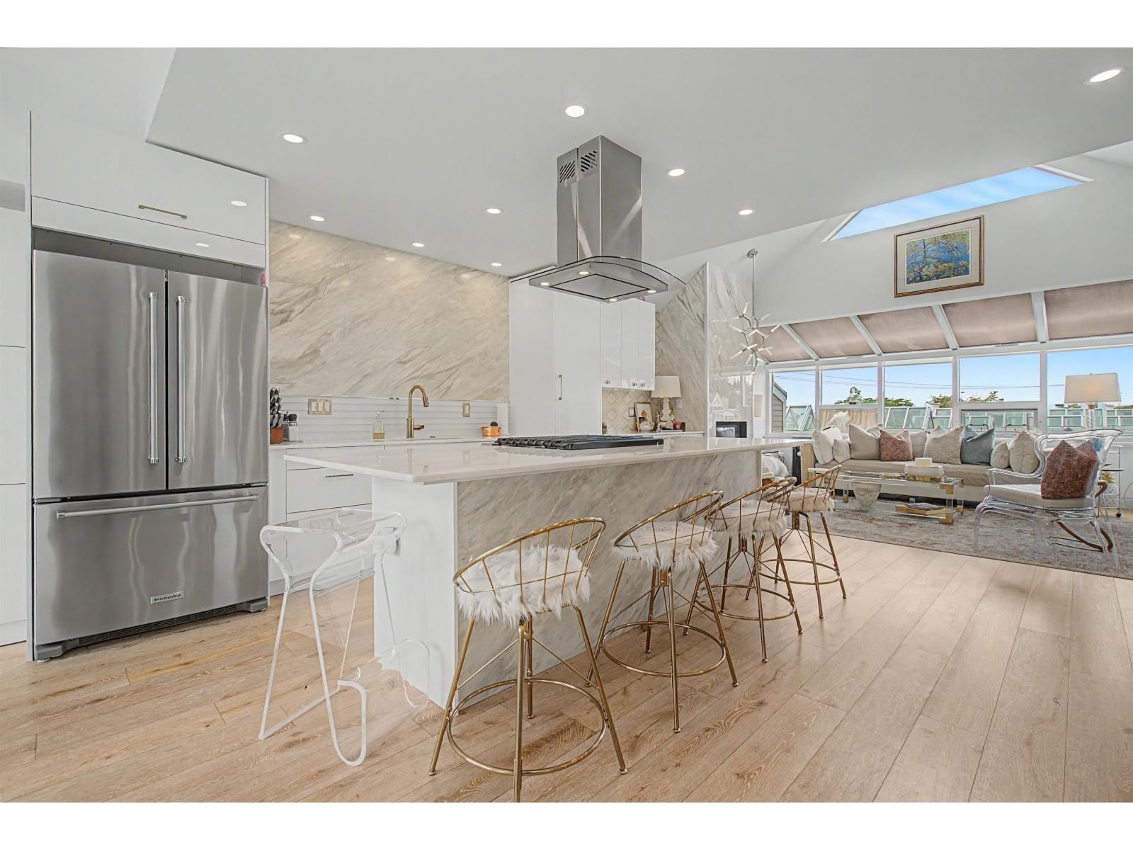 1115 ELM Street, White Rock, British Columbia V4B 3R9