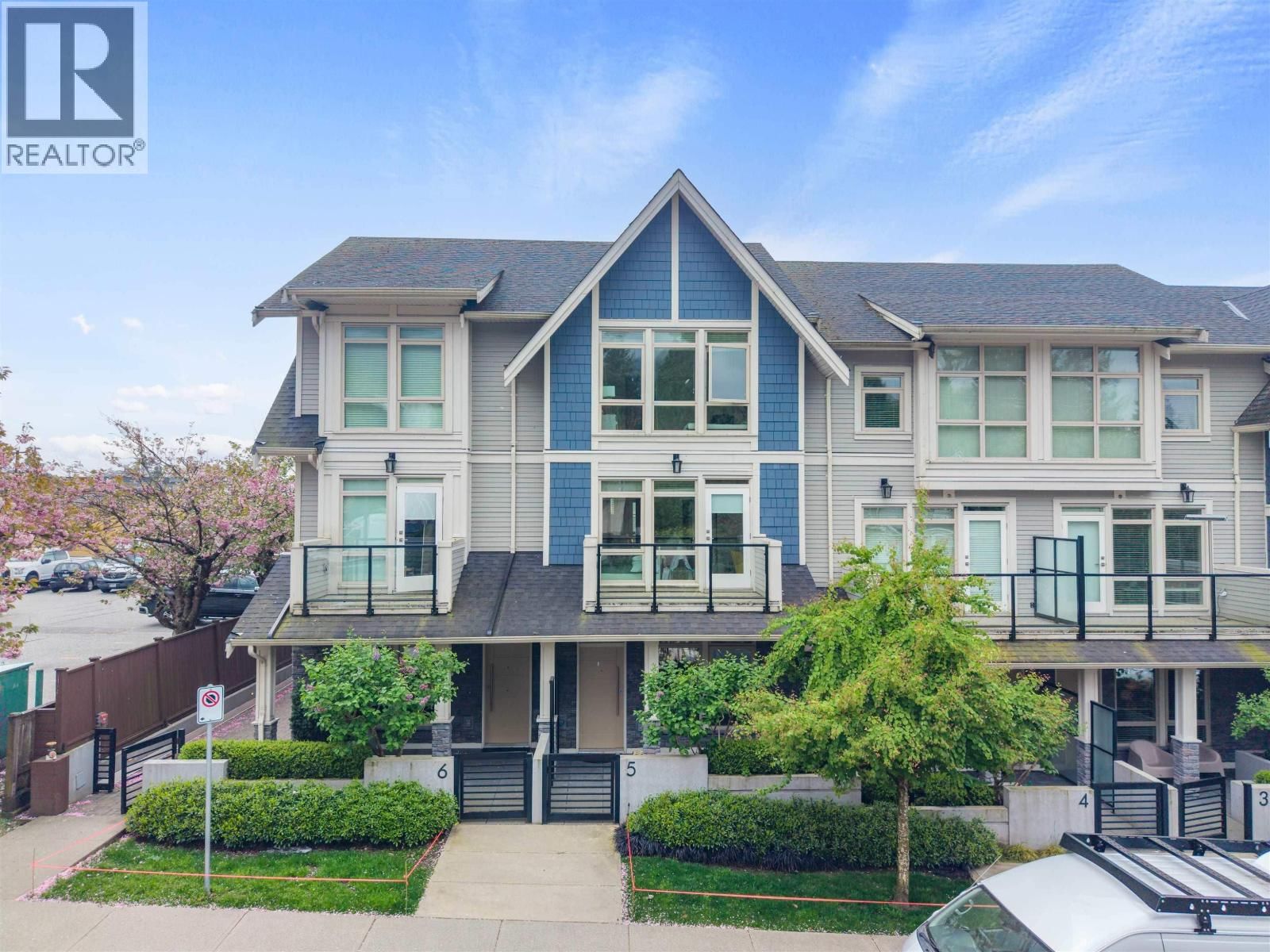 115 QUEENS Road, North Vancouver, British Columbia V7N 2K4