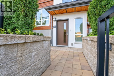 909 CLARKE Road | Port Moody British Columbia | Slide Image Ten