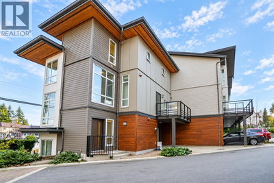 909 CLARKE Road | Port Moody British Columbia | Slide Image Twelve