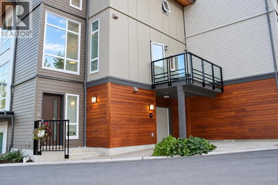 909 CLARKE Road | Port Moody British Columbia | Slide Image Two