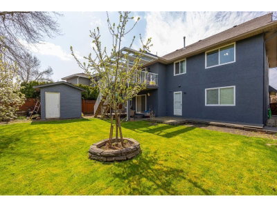 18139 CLAYTONWOOD Crescent | Surrey British Columbia | Slide Image Seventeen