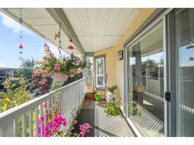 1459 BLACKWOOD Street | White Rock British Columbia | Slide Image Nine