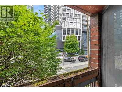 950 DRAKE Street | Vancouver British Columbia | Slide Image Seventeen
