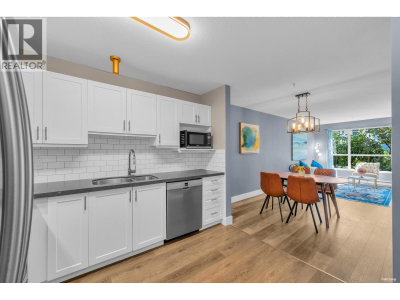 2558 PARKVIEW Lane | Port Coquitlam British Columbia | Slide Image Five