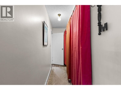 9867 MANCHESTER Drive | Burnaby British Columbia | Slide Image Sixteen