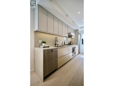 570 28TH Avenue | Vancouver British Columbia | Slide Image Twenty