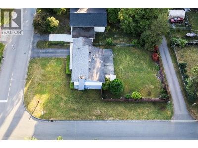 929 GROVER Avenue | Coquitlam British Columbia | Slide Image Five