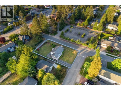 929 GROVER Avenue | Coquitlam British Columbia | Slide Image Eight