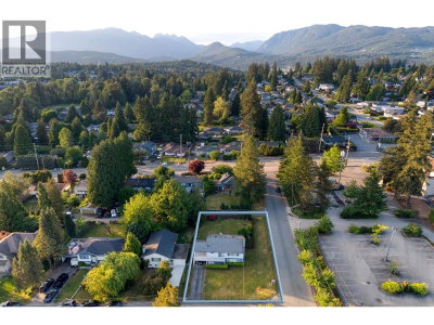 929 GROVER Avenue | Coquitlam British Columbia | Slide Image Nine