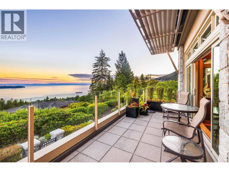 2535 GARDEN Court West Vancouver British Columbia, V7S 0A1 - 2 Bedrooms Condo For Sale