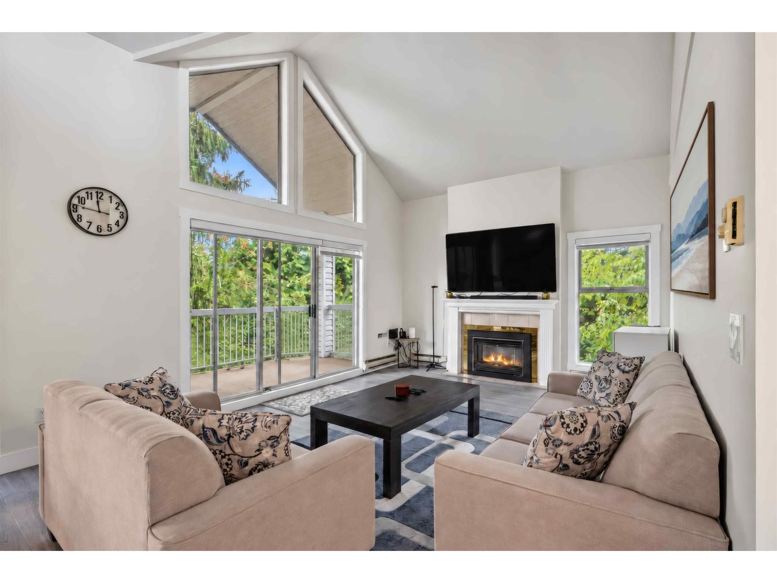 13918 72 Avenue, Surrey, British Columbia V3W 0T4