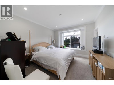 8227 ROYAL OAK Avenue | Burnaby British Columbia | Slide Image Nineteen