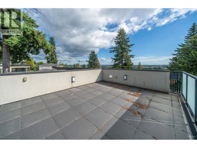 8227 ROYAL OAK Avenue | Burnaby British Columbia | Slide Image Thirty