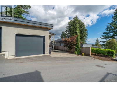8227 ROYAL OAK Avenue | Burnaby British Columbia | Slide Image Thirty-five