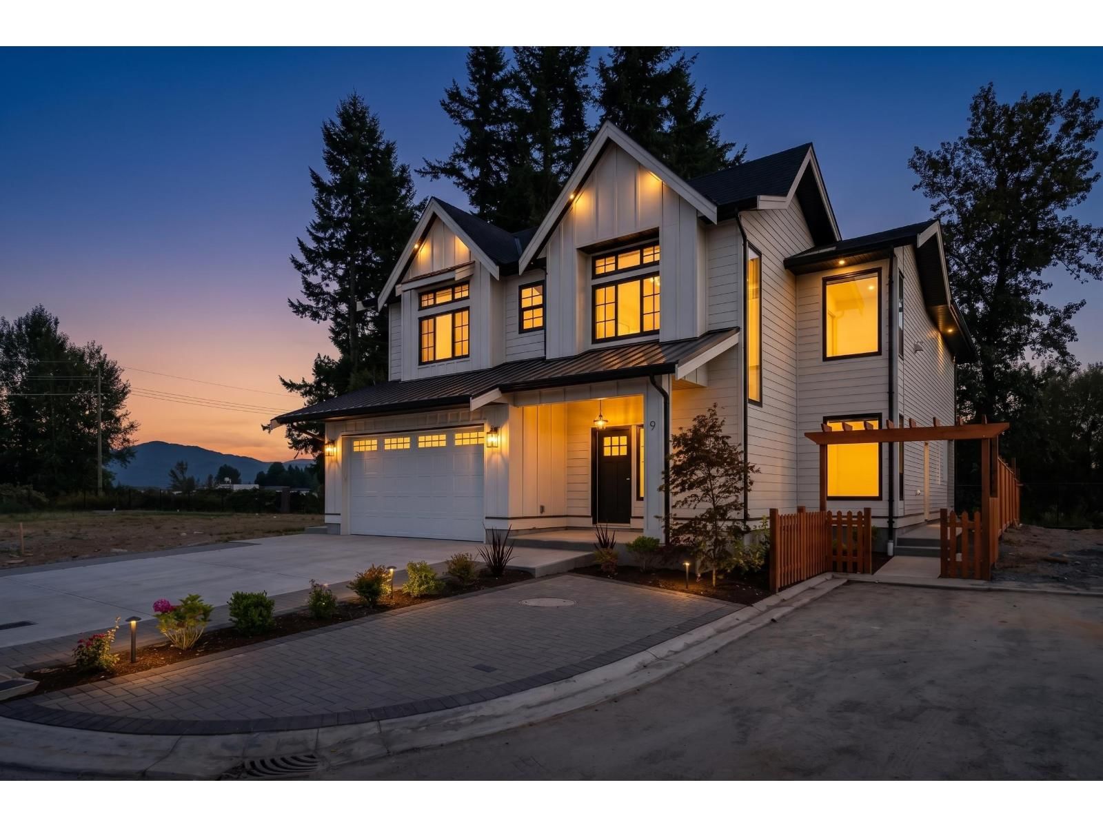 5924 RIVERSIDE Street, Abbotsford, British Columbia V4X 1T8