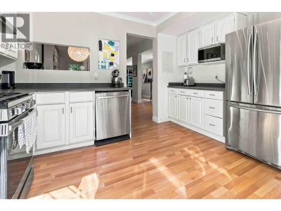 2764 DUNDAS Street | Vancouver British Columbia | Slide Image Eight