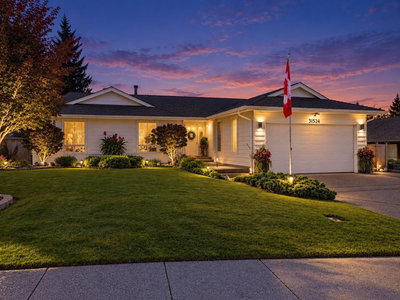 31524 SUNNYSIDE Crescent | Abbotsford British Columbia | Slide Image Two