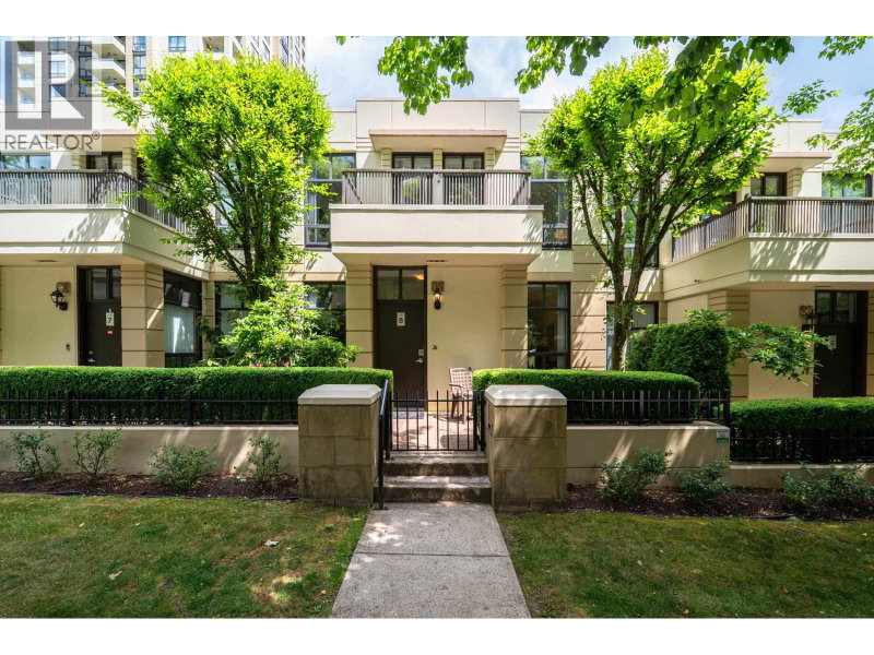 4333 CENTRAL Boulevard Burnaby British Columbia, V5H 4W8 - 3 Bedrooms Condo For Sale