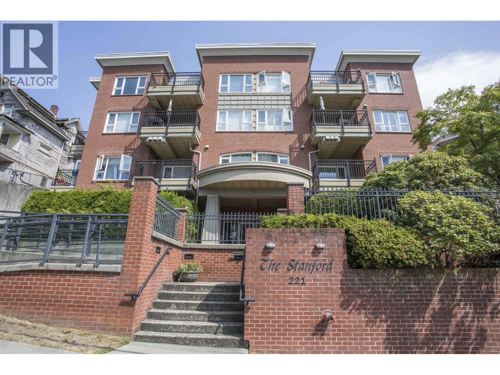 221 ELEVENTH Street, New Westminster, British Columbia V3M 4C8