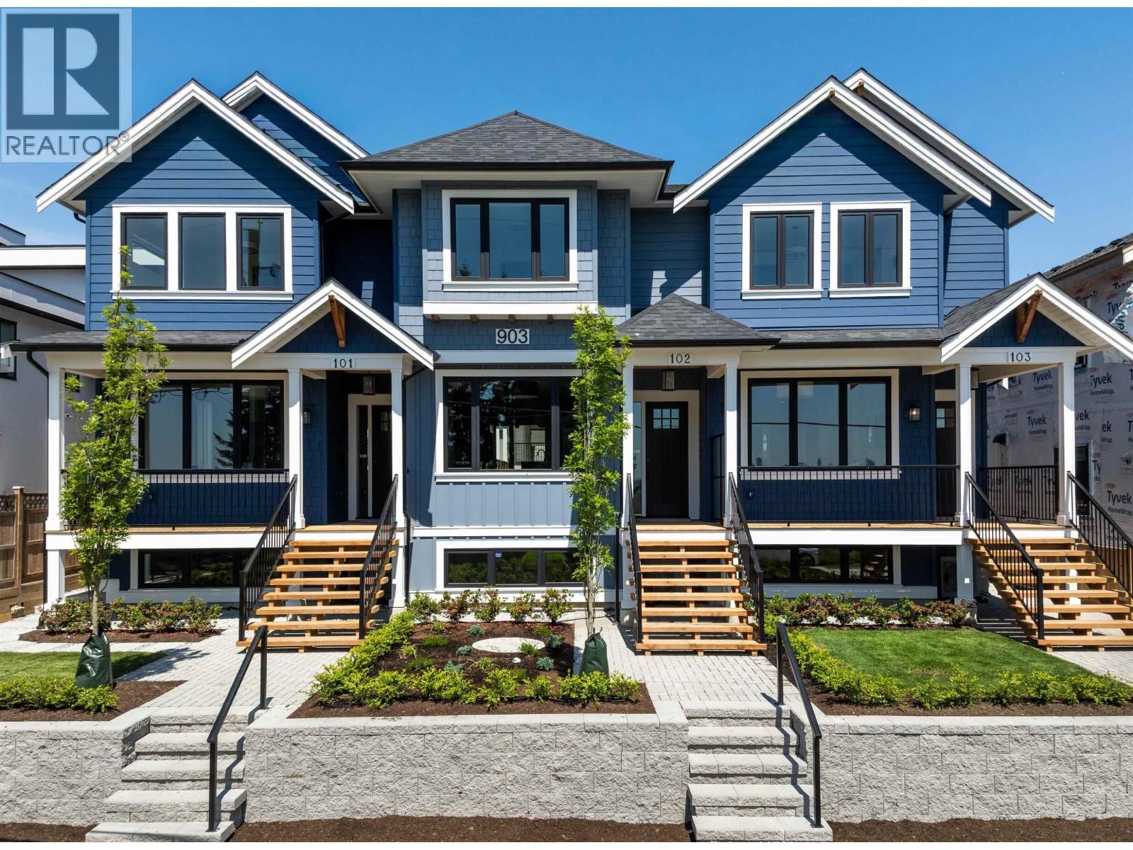 903 EDGAR Avenue, Coquitlam, British Columbia V3K 2K1