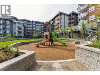 3594 MALSUM Drive | North Vancouver British Columbia | Slide Image Thirty-two