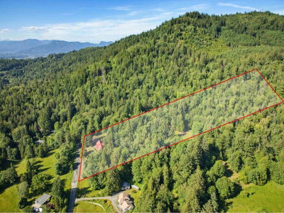 5520 GRAHAM Drive | Chilliwack British Columbia | Slide Image Two