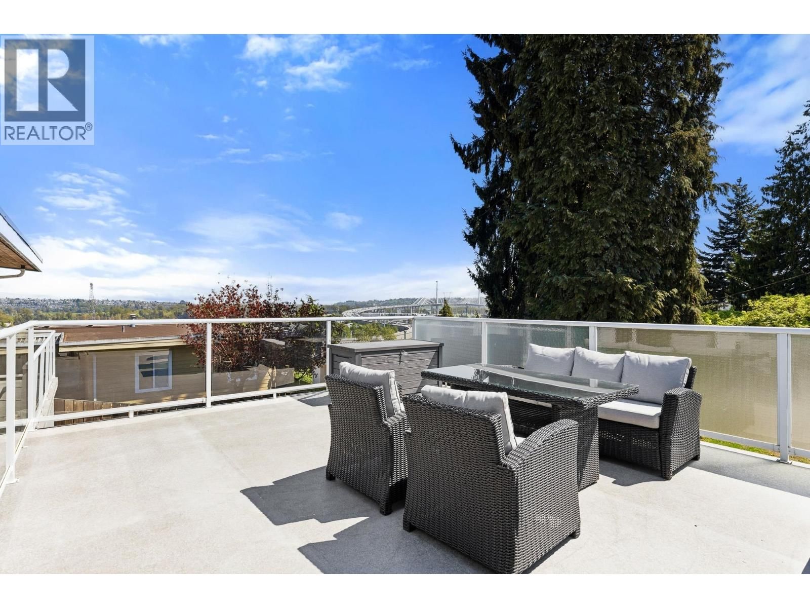 2190 HILLSIDE Avenue, Coquitlam, British Columbia V3K 1L2